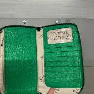 Jewel edition from 31 one bags! Has a wristlet